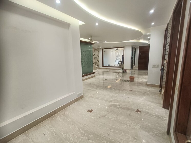 Room, greater kailash i 4 Bedroom 4500 Sq.Ft. Builder Floor In Greater Kailash I Delhi 9135320