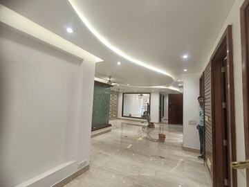 Building Lobby in 4 BHK Builder Floor at Greater Kailash I – for Rent