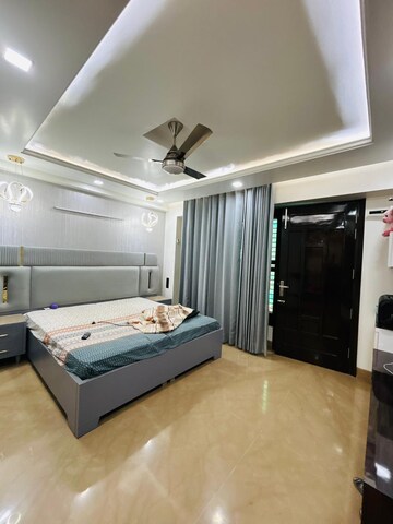 Bedroom in 2 BHK Builder Floor at Sector 52 – for Rent