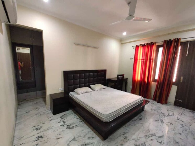 Bedroom, sector 43 3 Bedroom 1500 Sq.Ft. Builder Floor In Sector 43 Gurgaon 9135356