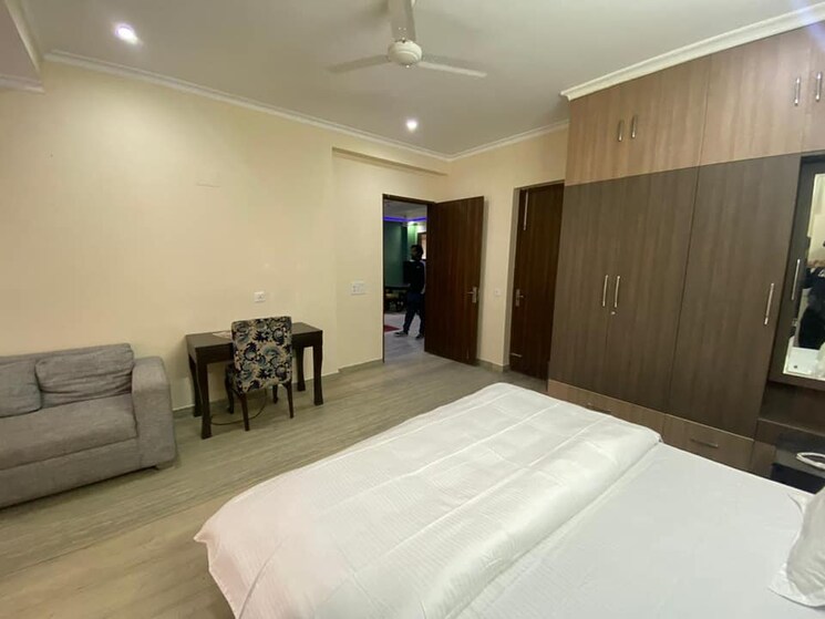 Bedroom, sector 43 3 Bedroom 1500 Sq.Ft. Builder Floor In Sector 43 Gurgaon 9135356