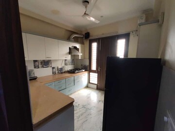 Kitchen in 3 BHK Builder Floor at Sector 43 – for Rent