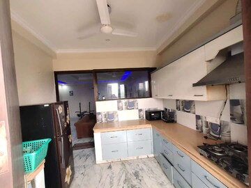 Kitchen in 3 BHK Builder Floor at Sector 43 – for Rent