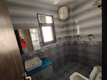 Living Room in 3 BHK Builder Floor at Sector 43 – for Rent