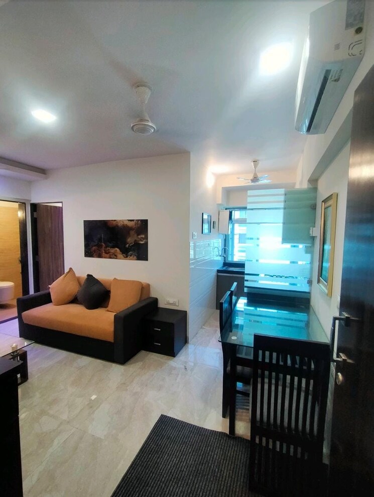 Living Room, dn nagar 2 Bedroom 945 Sq.Ft. Apartment In Dn Nagar Mumbai 9135380