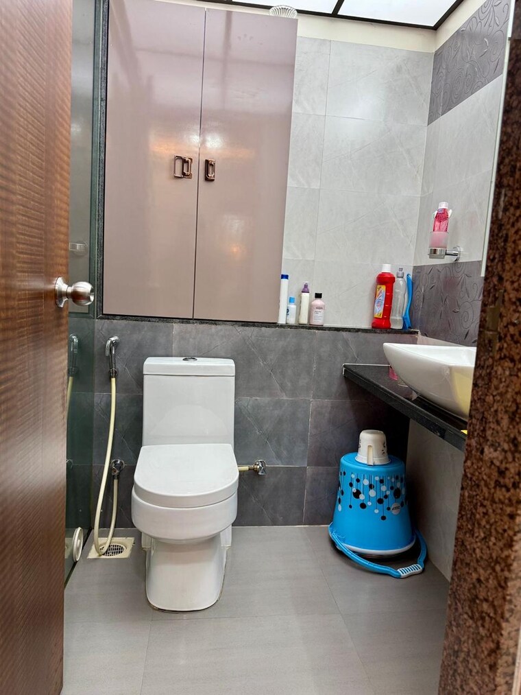 Bathroom, acme-ozone 2 Bedroom 770 Sq.Ft. Apartment In Manpada Thane 9135392