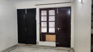 Room in 3 BHK Builder Floor at Today Blossoms I, Sector 47 – for Rent
