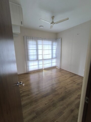 Room in 3.5 BHK Apartment at Imperial Heights Goregaon West, Goregaon West – for Rent