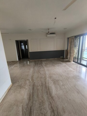 Room in 3.5 BHK Apartment at Imperial Heights Goregaon West, Goregaon West – for Rent