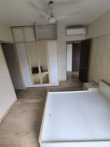 Bedroom in 3.5 BHK Apartment at Imperial Heights Goregaon West, Goregaon West – for Rent