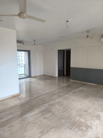 Room in 3.5 BHK Apartment at Imperial Heights Goregaon West, Goregaon West – for Rent