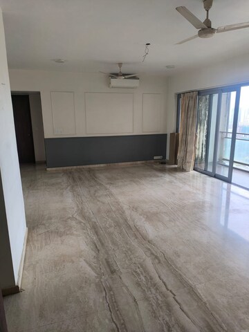 Bedroom in 3.5 BHK Apartment at Imperial Heights Goregaon West, Goregaon West – for Rent