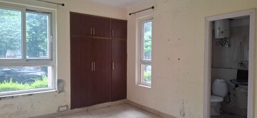Room in 3 BHK Apartment at Orchid Petals, Sector 49 – for Rent