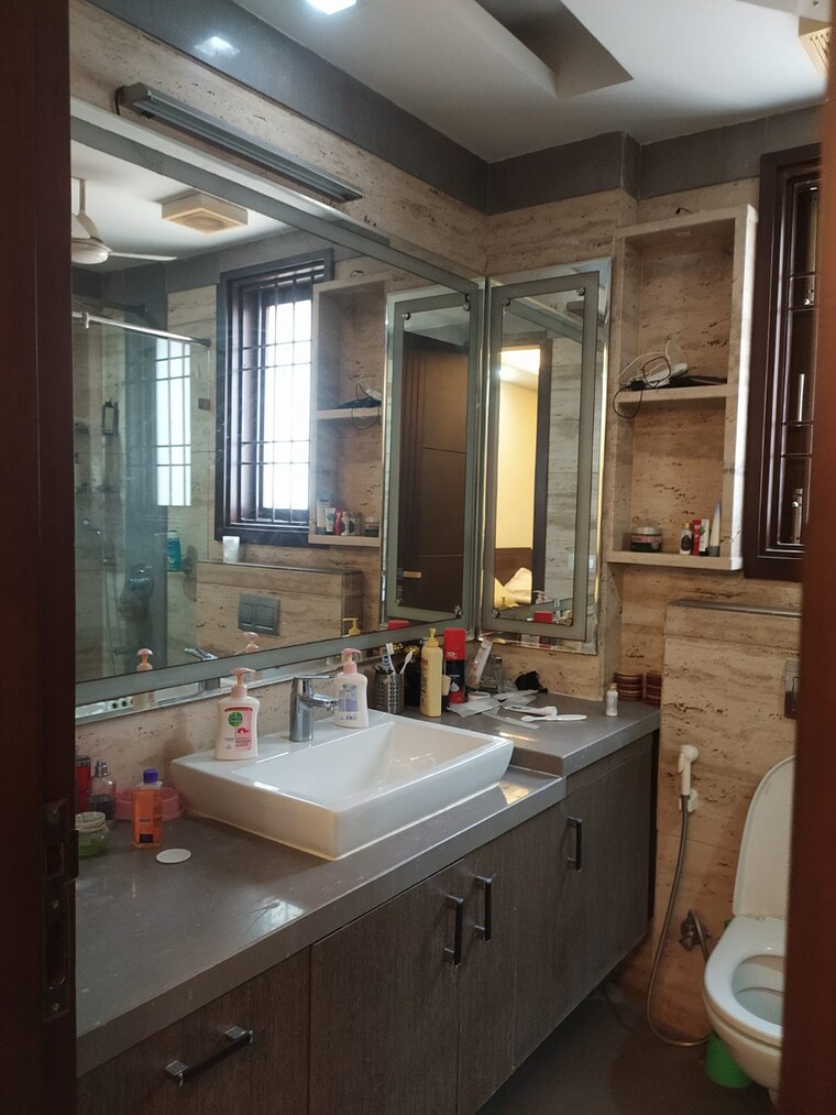 Kitchen, greater kailash ii 3 Bedroom 250 Sq.Yd. Builder Floor In Greater Kailash ii Delhi 9135492