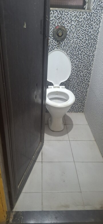 Bathroom in 1 BHK Apartment at Rabale – for Rent