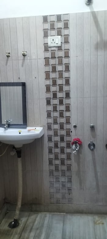 1 BHK Builder Floor for Sale in Pi I And Ii Greater Noida, Greater Noida