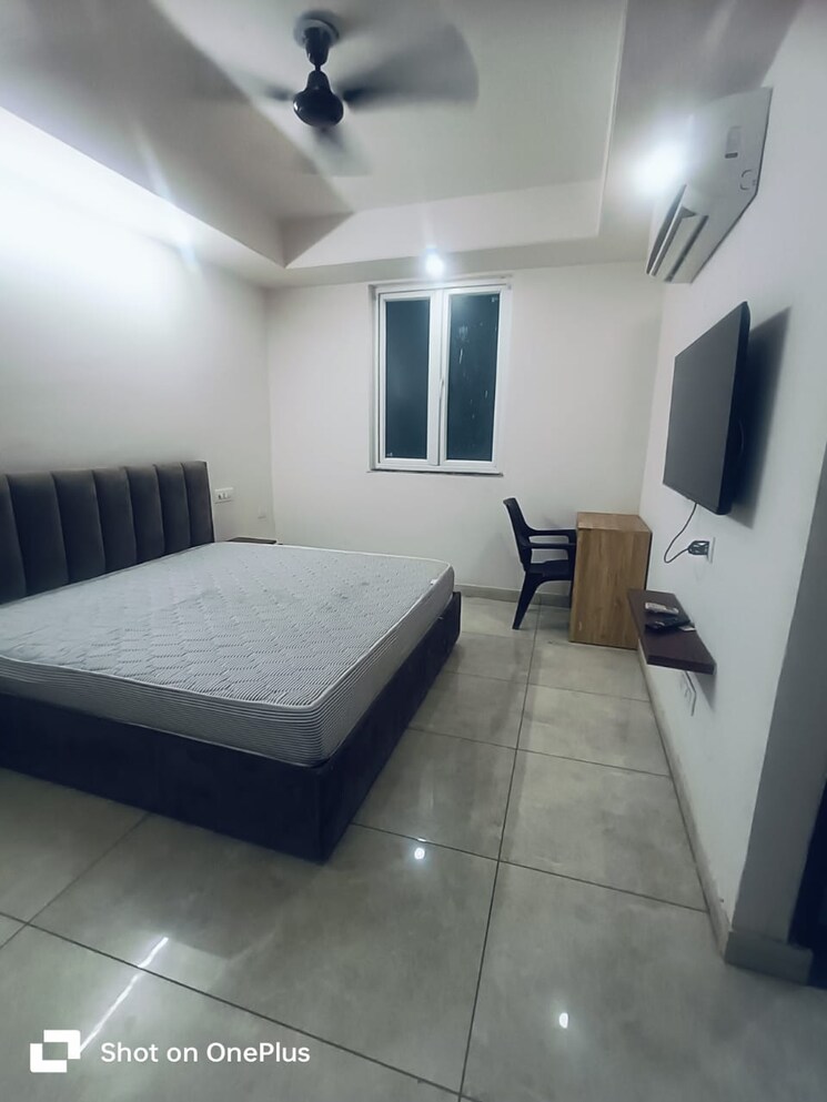 Bedroom, dlf city phase 3 1 RK 302 Sq.Ft. Apartment In Dlf City Phase 3 Gurgaon 9135539