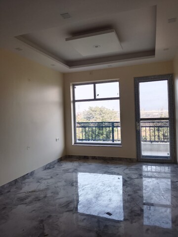 Room in 3 BHK Builder Floor at Sector 45 – for Sale
