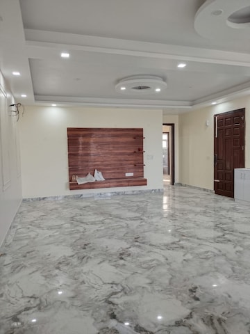 Room in 3 BHK Builder Floor at Sector 45 – for Sale