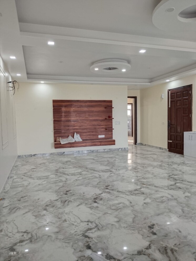 Room, sector 45 3 Bedroom 2250 Sq.Ft. Builder Floor In Sector 45 Faridabad 9135568