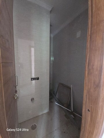 Bathroom in 3 BHK Builder Floor at Ansal Plaza Sector-23, Sector 23 – for Rent