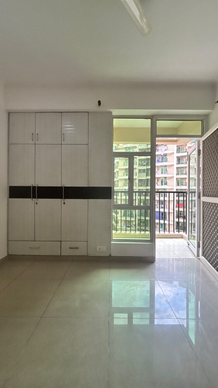 Exterior View, gaur-city-2-16th-avenue 3 Bedroom 873 Sq.Ft. Apartment In Sector 16c Greater Noida Greater Noida 9135599