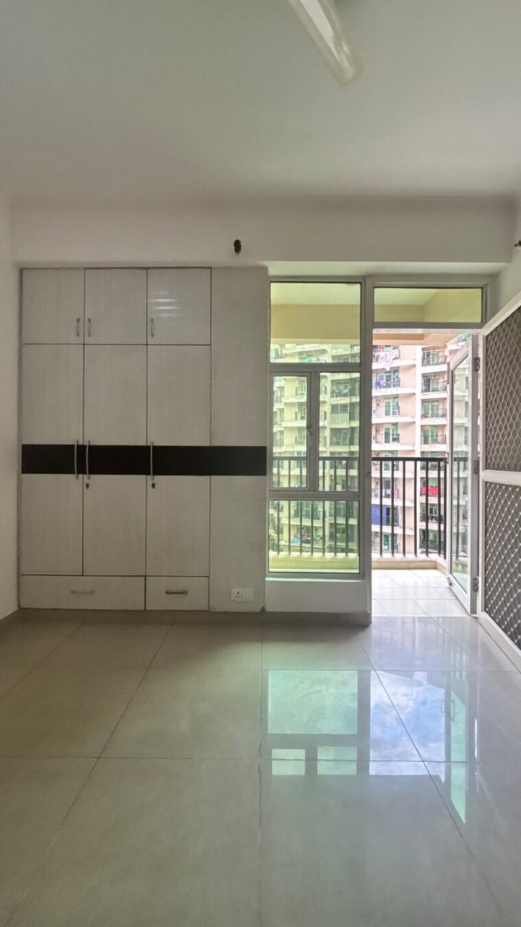 Exterior View, gaur-city-2-16th-avenue 3 Bedroom 873 Sq.Ft. Apartment In Sector 16c Greater Noida Greater Noida 9135599