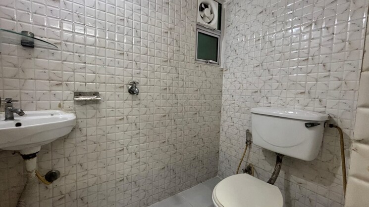 Bathroom, gaur-city-2-16th-avenue 3 Bedroom 873 Sq.Ft. Apartment In Sector 16c Greater Noida Greater Noida 9135599