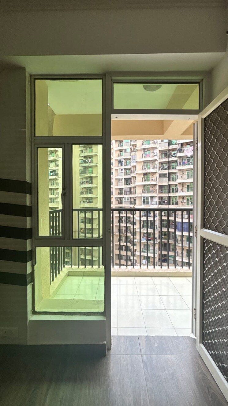 Exterior View, gaur-city-2-16th-avenue 3 Bedroom 873 Sq.Ft. Apartment In Sector 16c Greater Noida Greater Noida 9135599