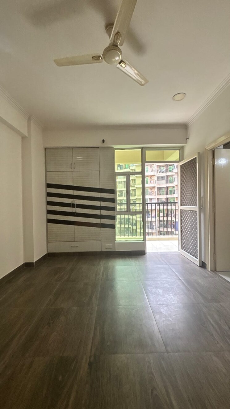 Room, gaur-city-2-16th-avenue 3 Bedroom 873 Sq.Ft. Apartment In Sector 16c Greater Noida Greater Noida 9135599