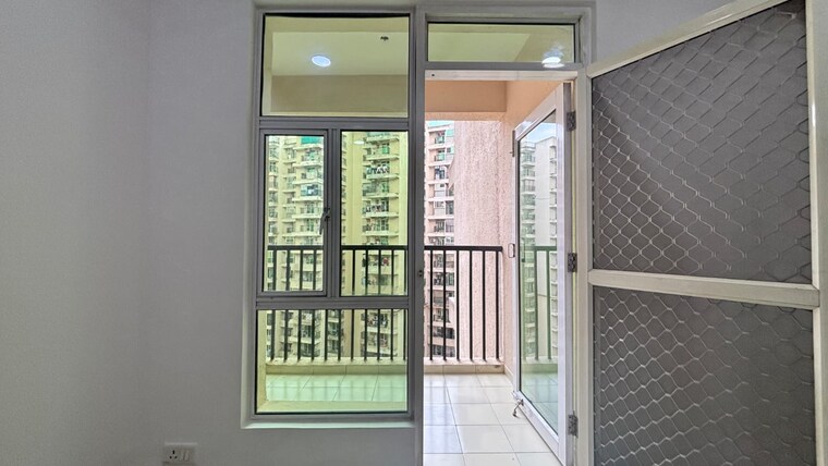 Exterior View, gaur-city-2-16th-avenue 3 Bedroom 873 Sq.Ft. Apartment In Sector 16c Greater Noida Greater Noida 9135599