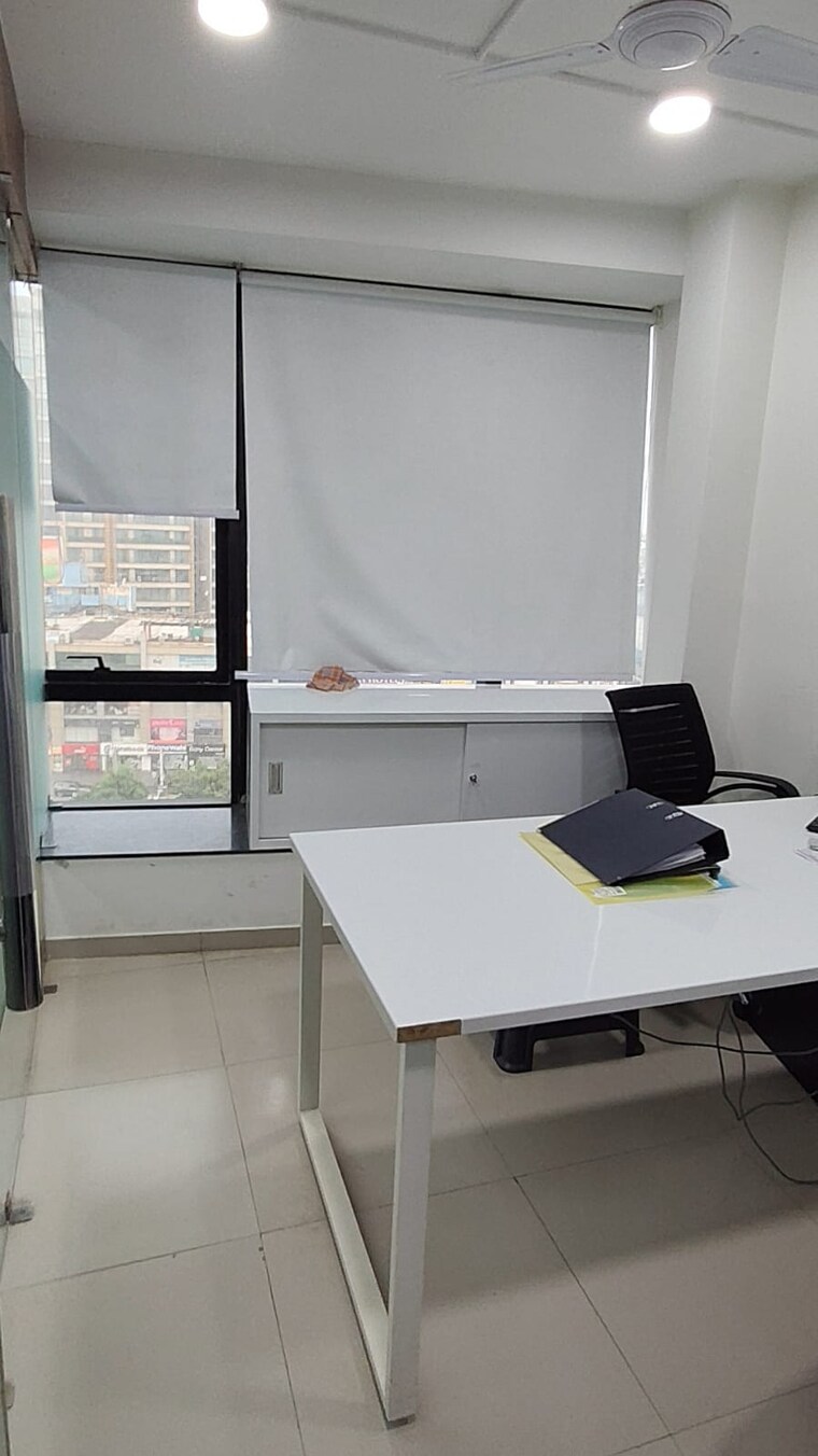 Team Area, shivalik-shilp Commercial Office Space 986 Sq.Ft. In Sanidhya Ahmedabad 9135593