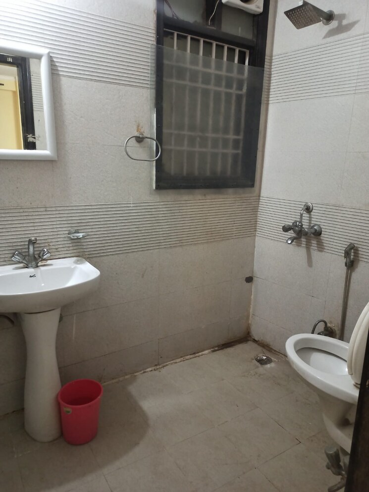 Bathroom, chattarpur 2 Bedroom 900 Sq.Ft. Builder Floor In Chattarpur Delhi 9135628