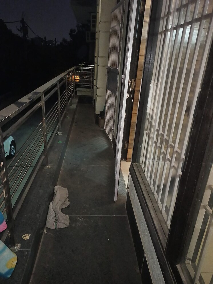 Balcony, chattarpur 2 Bedroom 900 Sq.Ft. Builder Floor In Chattarpur Delhi 9135628