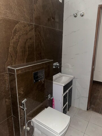 Attached Bathroom in 3 BHK Builder Floor at Dehradun Cantt – for Rent