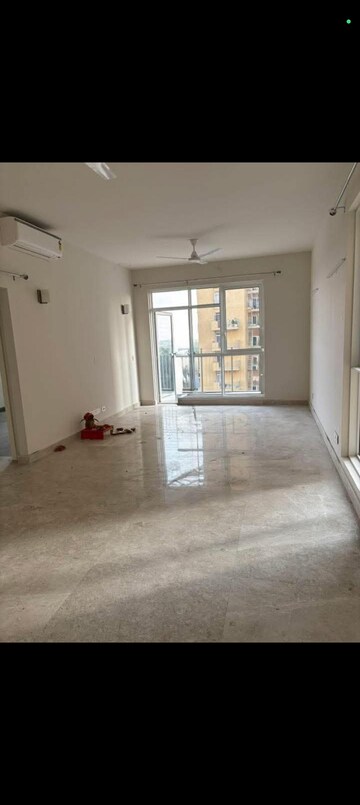 Room in 2.5 BHK Apartment at Ireo The Corridors, Sector 67a – for Rent