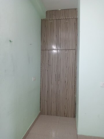 Room in 2 BHK Apartment at Migsun Twinz, Eta Ii Greater Noida – for Rent