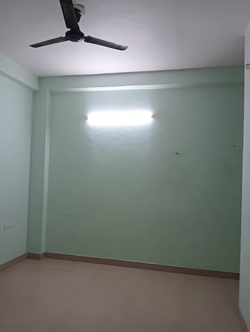 Room in 2 BHK Apartment at Migsun Twinz, Eta Ii Greater Noida – for Rent