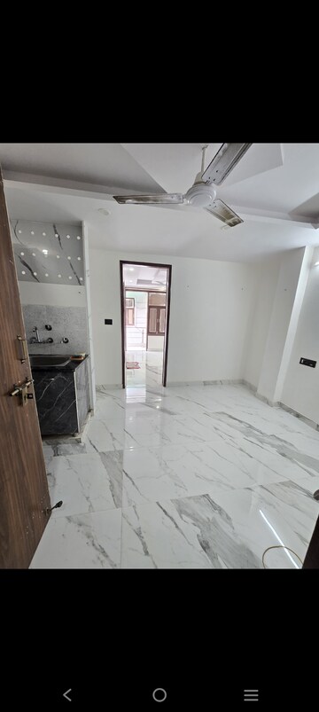 Team Area in 1 BHK Builder Floor at Saket – for Rent