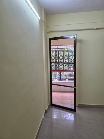 Room in 2 BHK Apartment at Kamla Airbus, Andheri East – for Rent