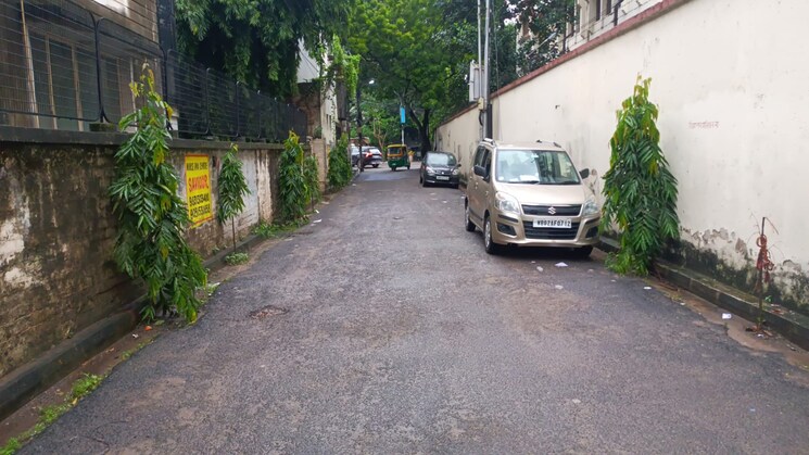  Parking, new alipore Commercial Office Space 2100 Sq.Ft. In New Alipore Kolkata 9133401