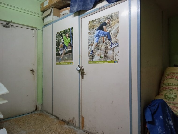 Room, new alipore Commercial Office Space 2100 Sq.Ft. In New Alipore Kolkata 9133401