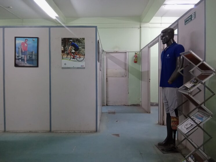  Parking, new alipore Commercial Office Space 2100 Sq.Ft. In New Alipore Kolkata 9133401