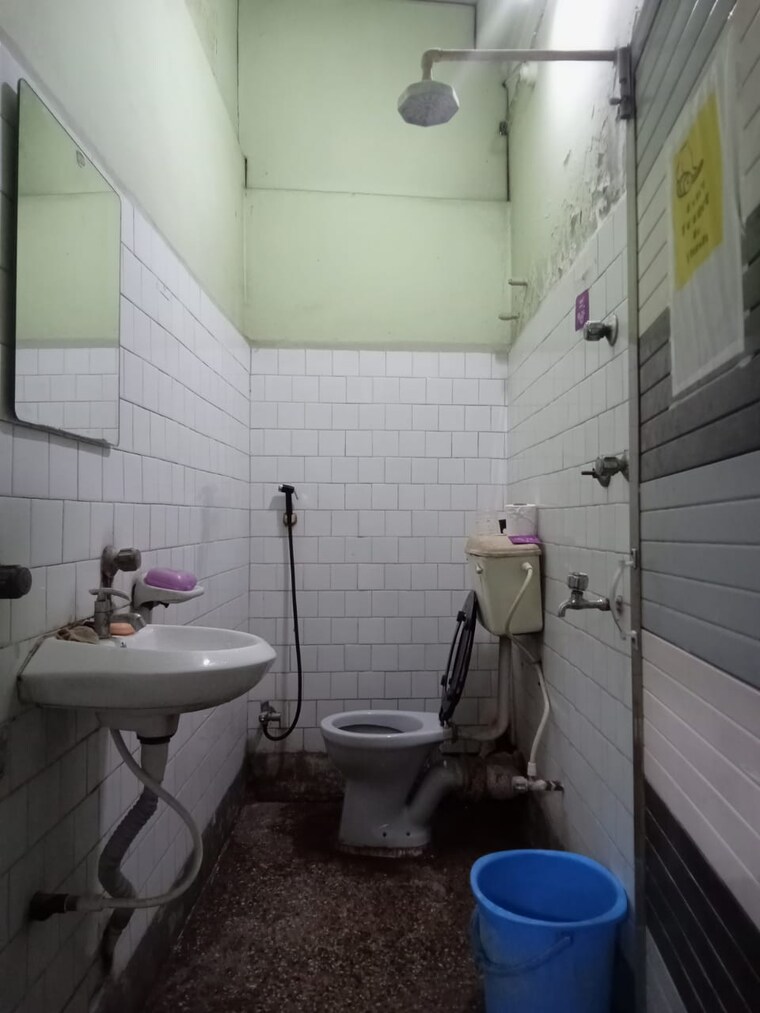 Bathroom, new alipore Commercial Office Space 2100 Sq.Ft. In New Alipore Kolkata 9133401