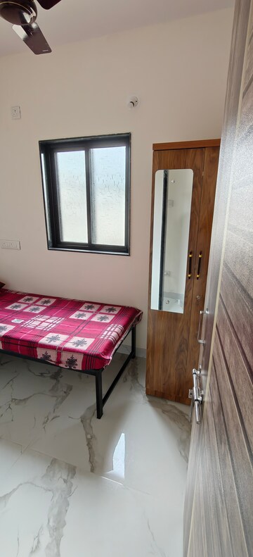 Bedroom in  Pg at Gokhalenagar – for Rent