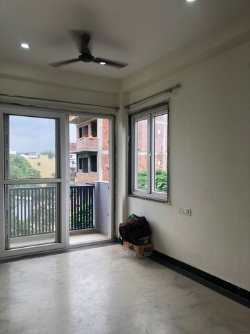 Room in 3 BHK Apartment at Krishna Homes Gurgaon, Sector 14 – for Rent