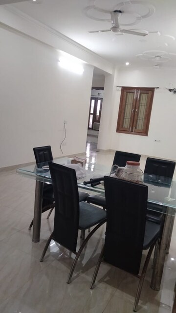 Team Area in 3 BHK Apartment at Krishna Homes Gurgaon, Sector 14 – for Rent