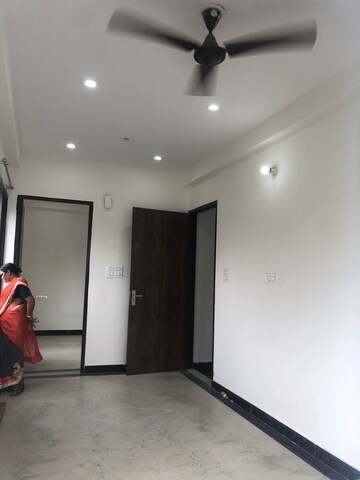 Room in 3 BHK Apartment at Krishna Homes Gurgaon, Sector 14 – for Rent