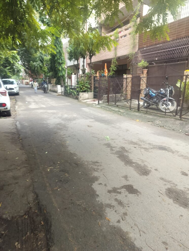  Parking, rwa-apartments-sector-12 6+ Bedroom 112 Sq.Mt. Independent House In Sector 12 Noida 9135789