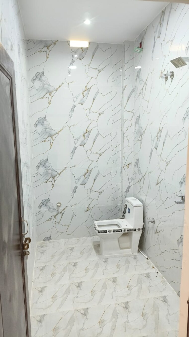 Bathroom, shakti-city 2 Bedroom 650 Sq.Ft. Independent House In Deva Road Lucknow 9135803